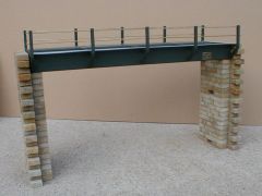 Most 30 01 s prodlouženými pilíři.