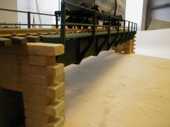 Detail ocelového mostu pro zahradní železnici